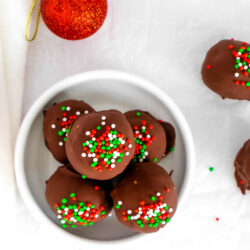 No Bake Holiday Oreo Truffles