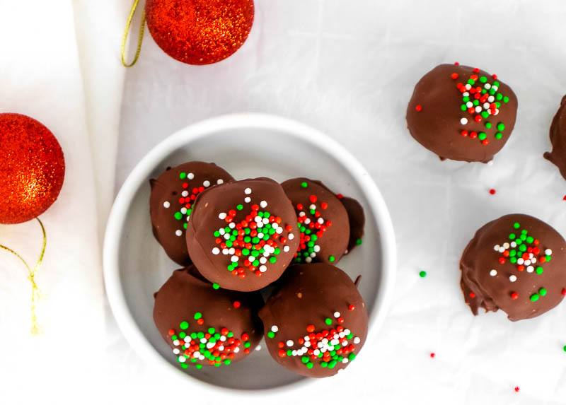 No Bake Holiday Oreo Truffles