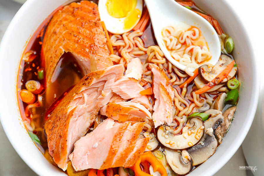 to make salmon ramen