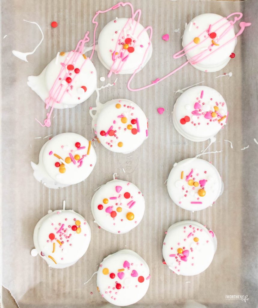 Valentine’s Day Chocolate Covered Oreos