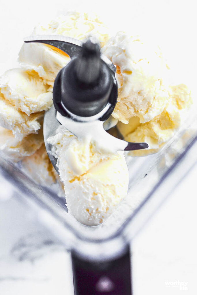 blender jar with ice cream