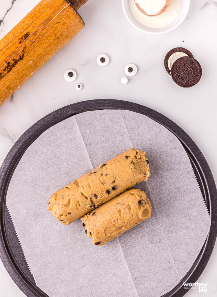 how to make a halloween cookie pizza