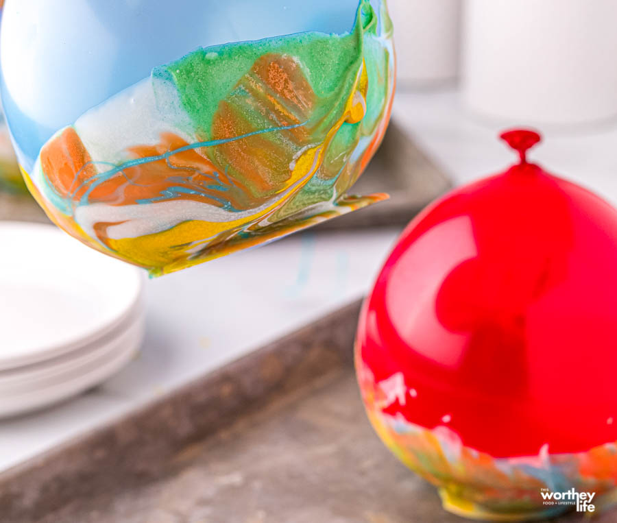 using balloons to make chocolate bowls