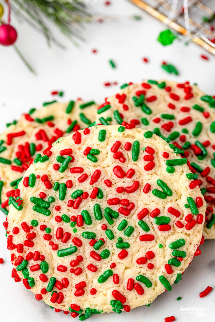 red and green sprinkle cookies