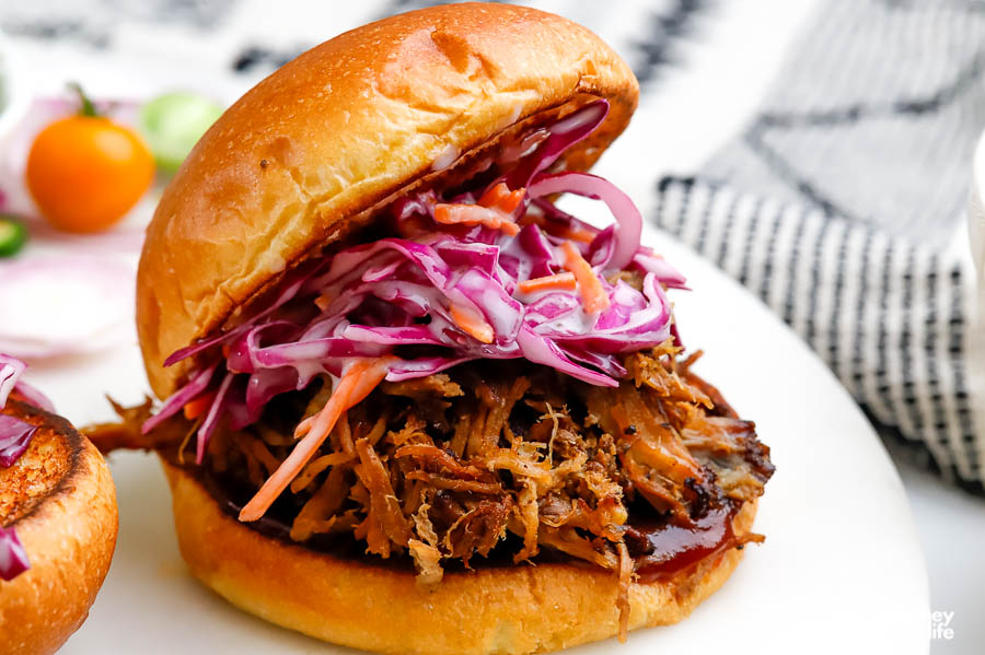 how to make a pork pulled sandwich