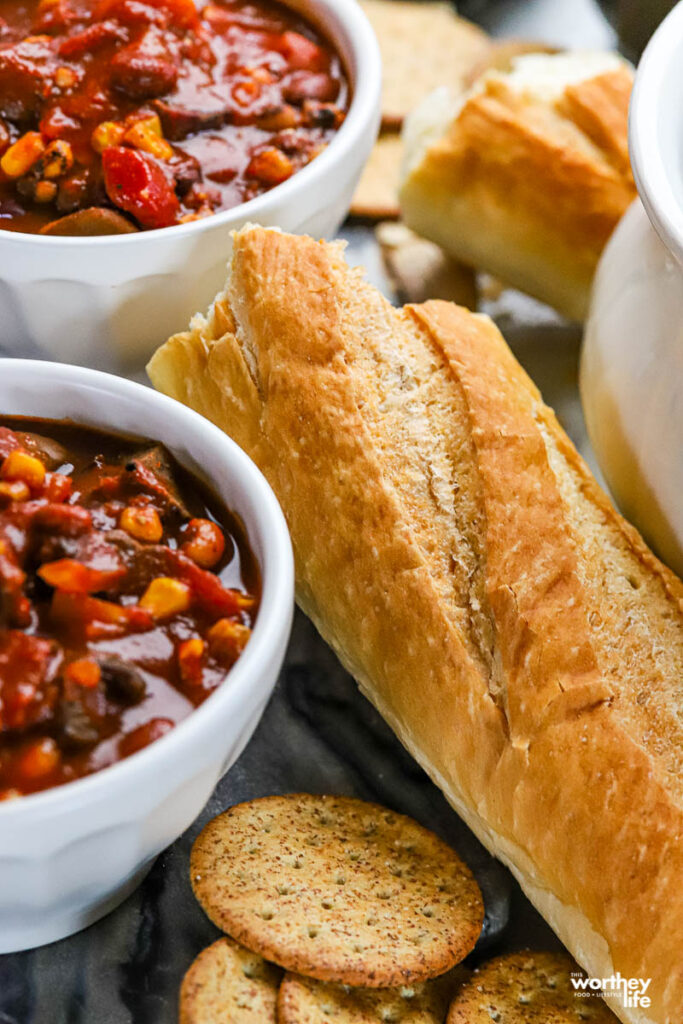 bread and crackers go well with chili