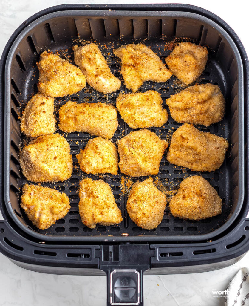 putting chicken breasts in the air fryer
