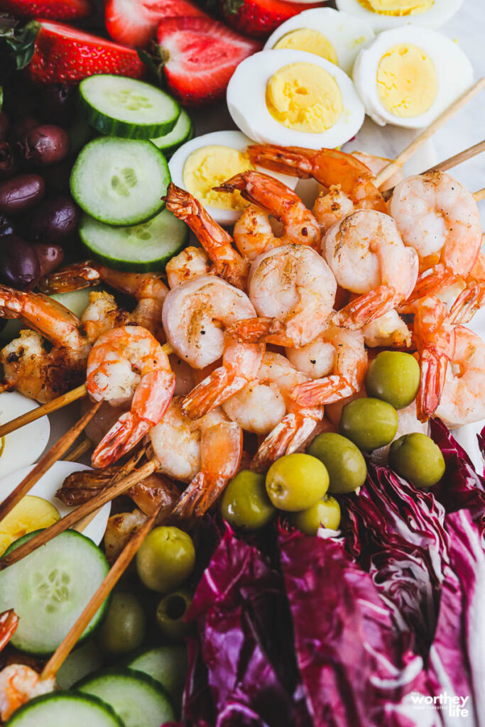 shrimp and fresh veggies on platter