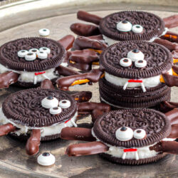 Halloween Oreo Spiders