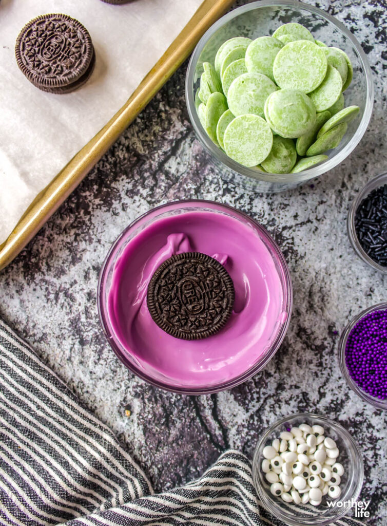 dipping oreos in chocolate mix