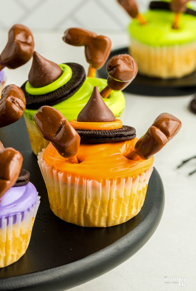 How to make Witches cupcakes
