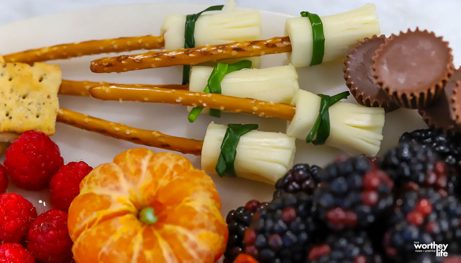 how to make edible broomsticks for halloween