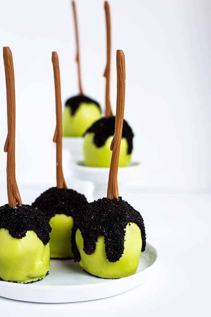 Poison Apple Cakepops