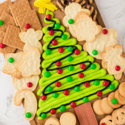 How to make a Christmas Tree Buttercream Board