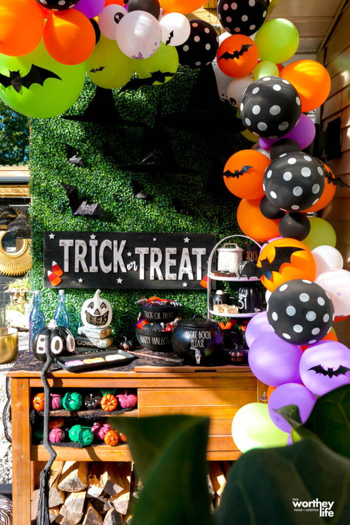 how to have a hocus pocus party