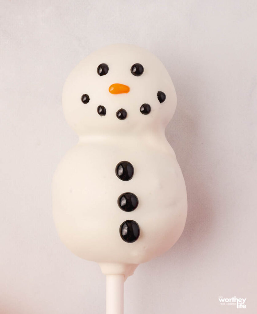 how to draw a snowman's face with edible pen