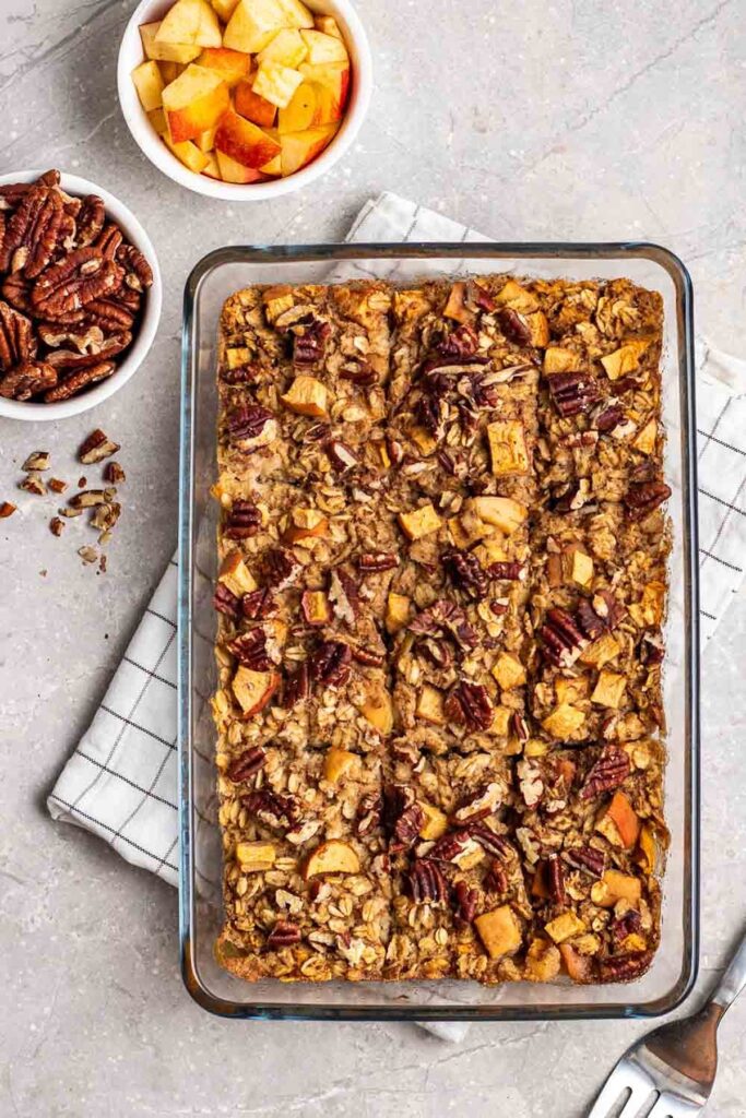 Apple Pie Oatmeal Bake