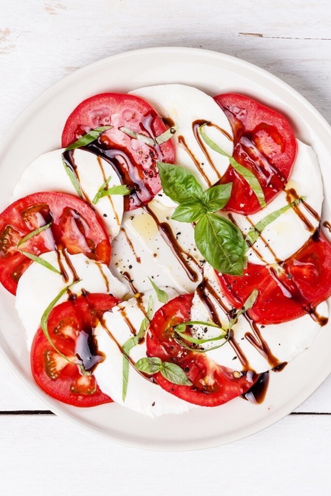 Easy Caprese Salad