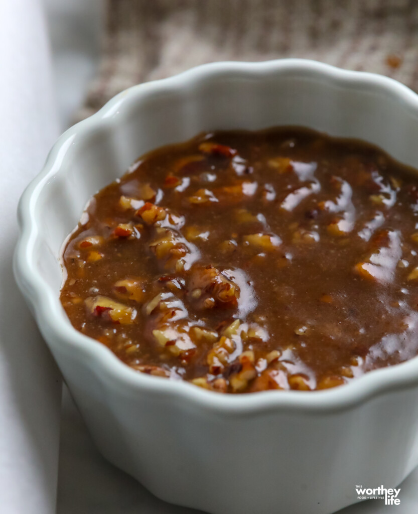 how to make Praline Pecan Sauce