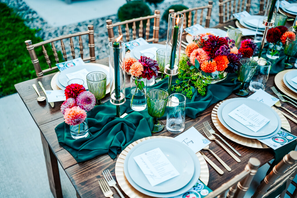 fall outdoor tablescape idea