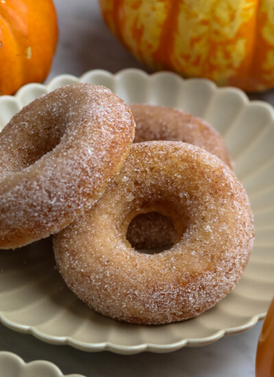 spiced apple cider donuts