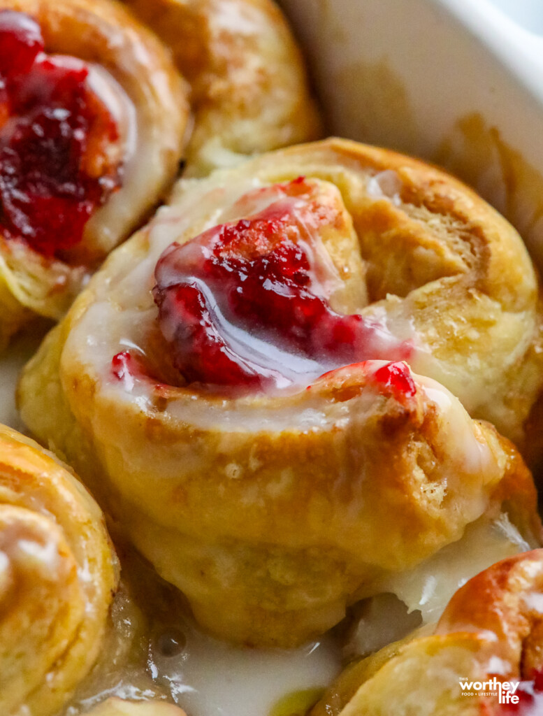 puff pastry cinnamon rolls