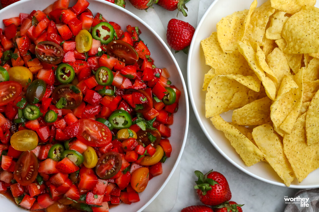 salsa and chips